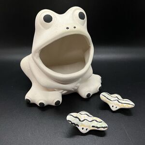 Vintage Art Pottery Big Mouth Frog Sponge Holder Planter W/Two Flies